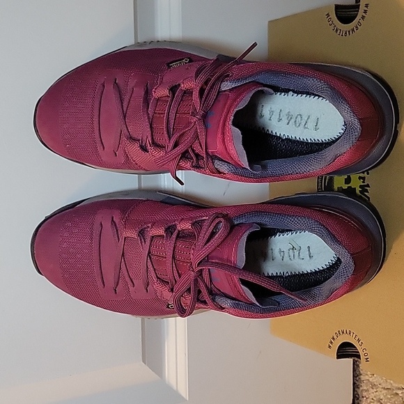 Under Armour Newell Ridge Low GTX Hiking Sneakers Womens sz 8 - Picture 3 of 4